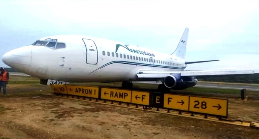 多图：遭遇液压故障委内瑞拉航空一客机偏出跑道_安全事故_民航资源网_